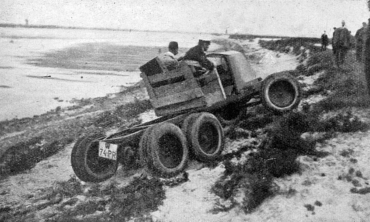 Sześciokołowy Renault w Warszawie