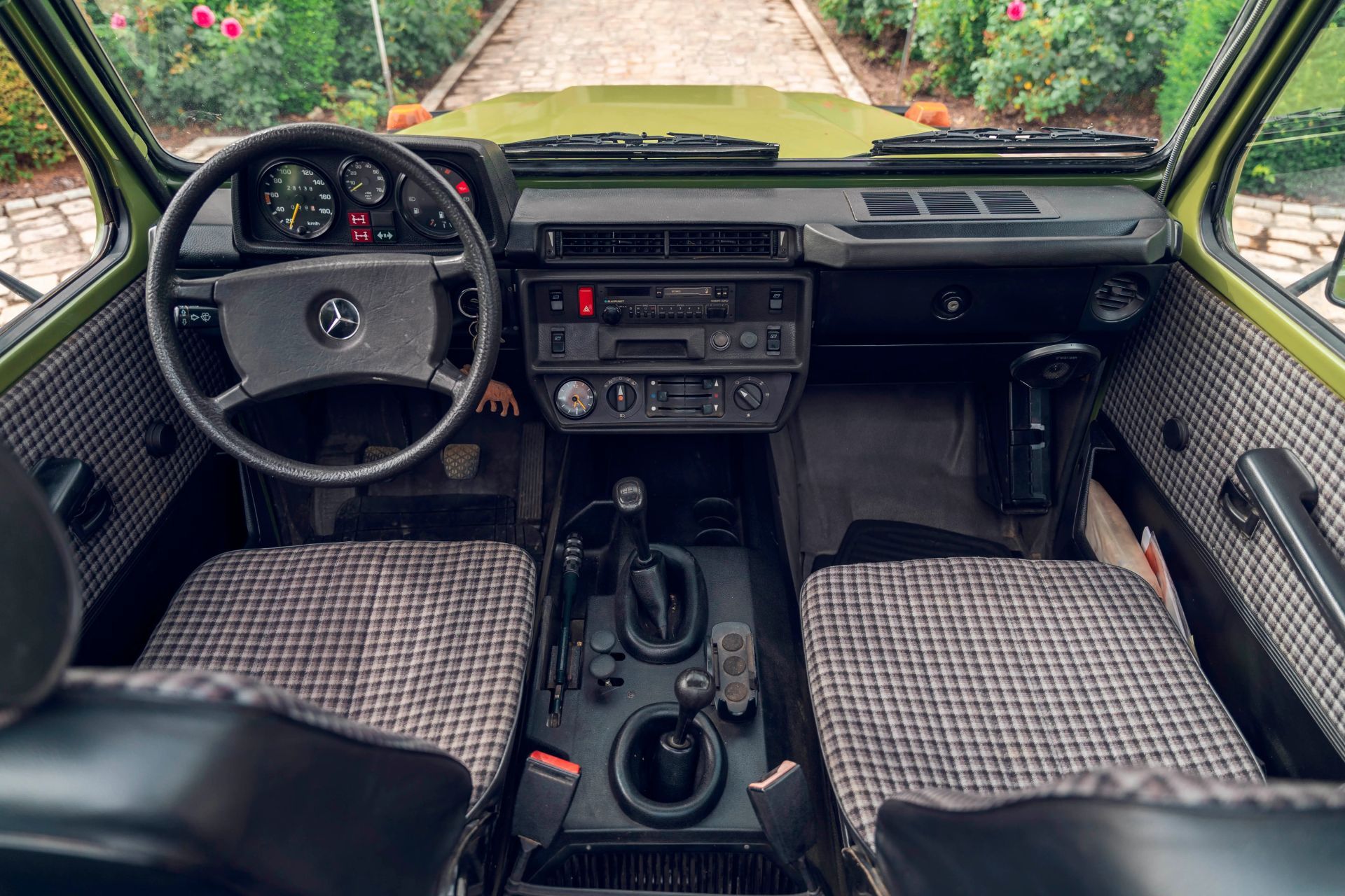 Mercedes-Benz 280 GE SWB F-Rometsch