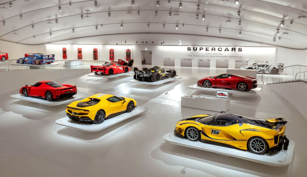 Wystawa "Supercars" w muzeum Enzo Ferrari w Modenie