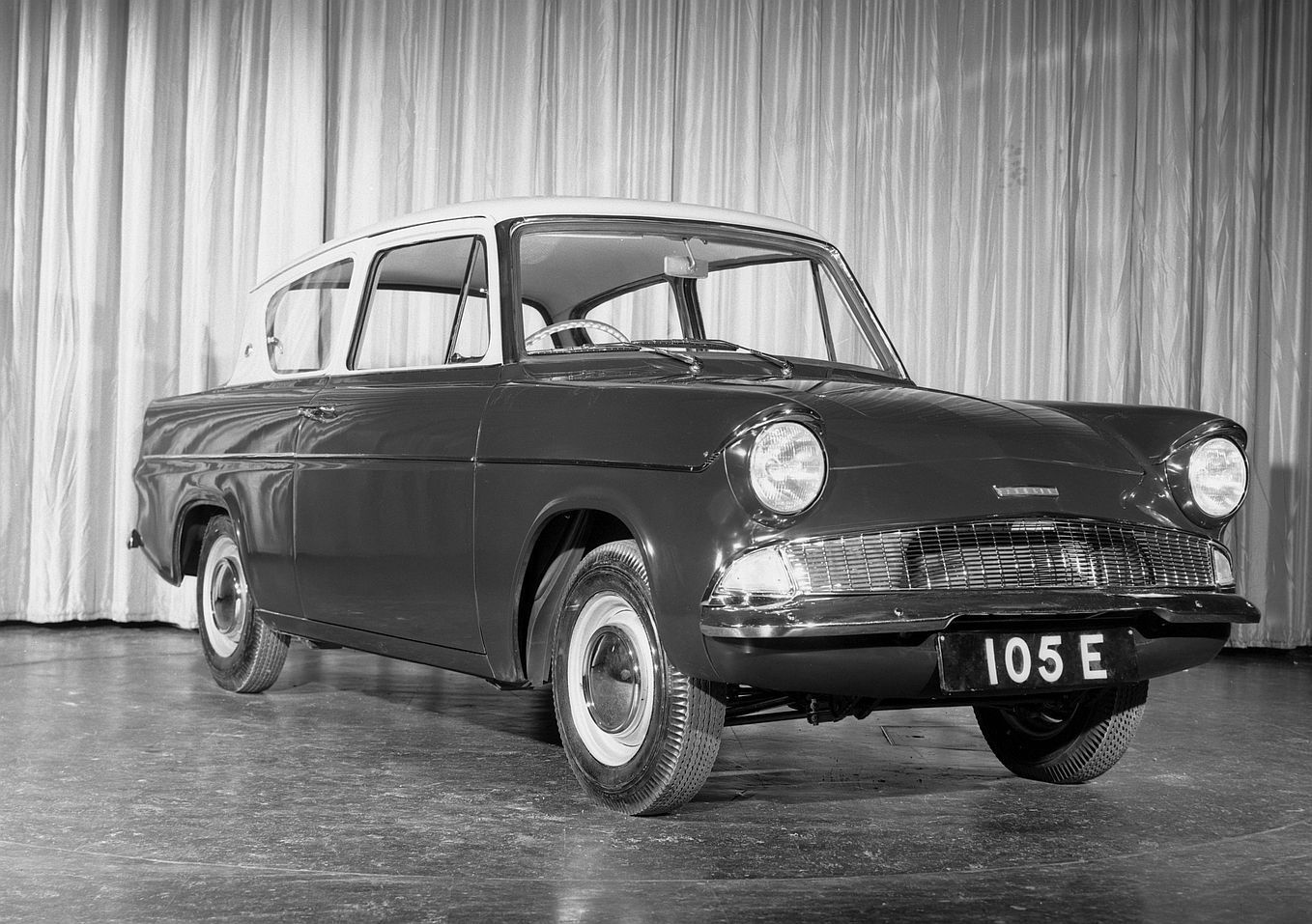 Ford Anglia 105E