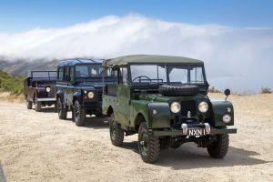 Auta Królowej Elżbiety II – wyjątkowa wystawa Land Rover Classic