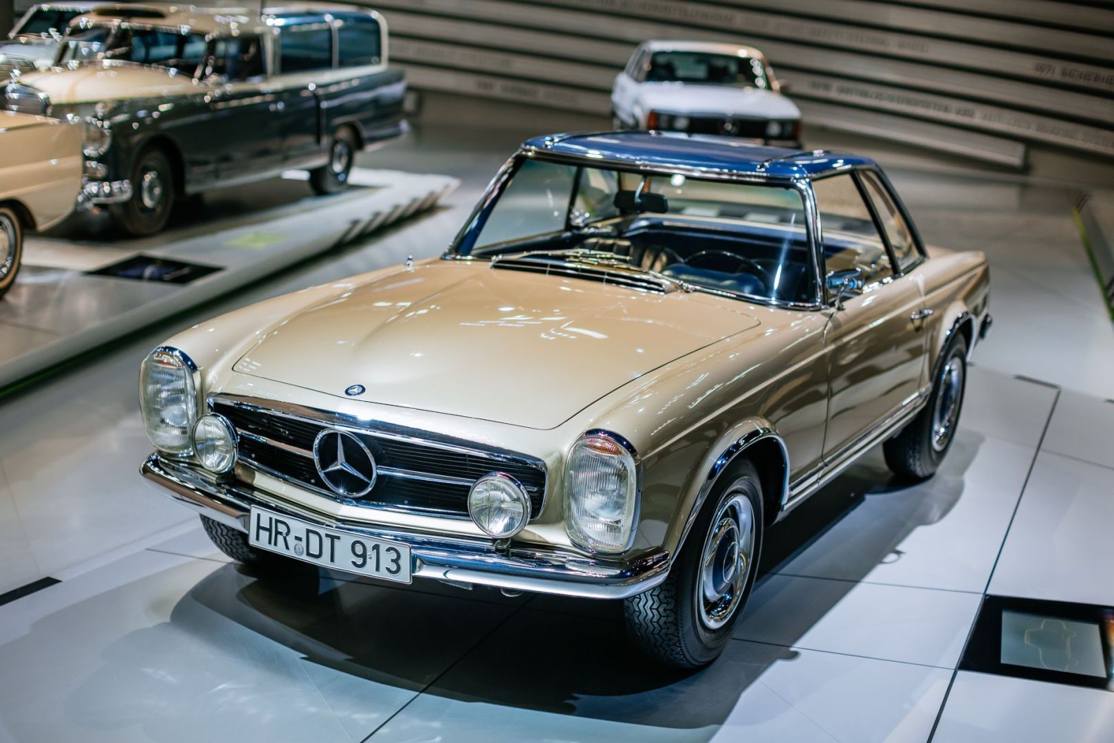 Mercedes-Benz 230 SL (W 113)