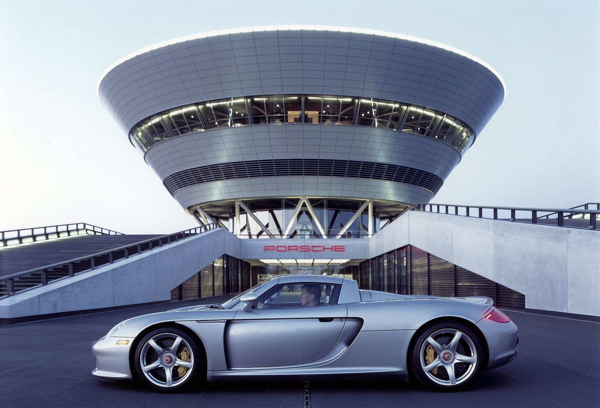 25 lat temu Carrera GT została zaprezentowana w Paryżu