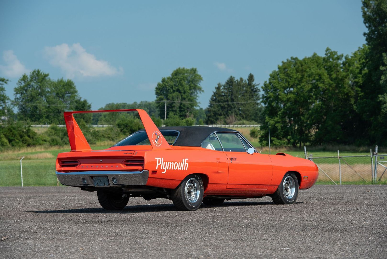 Plymouth Road Runner Superbird