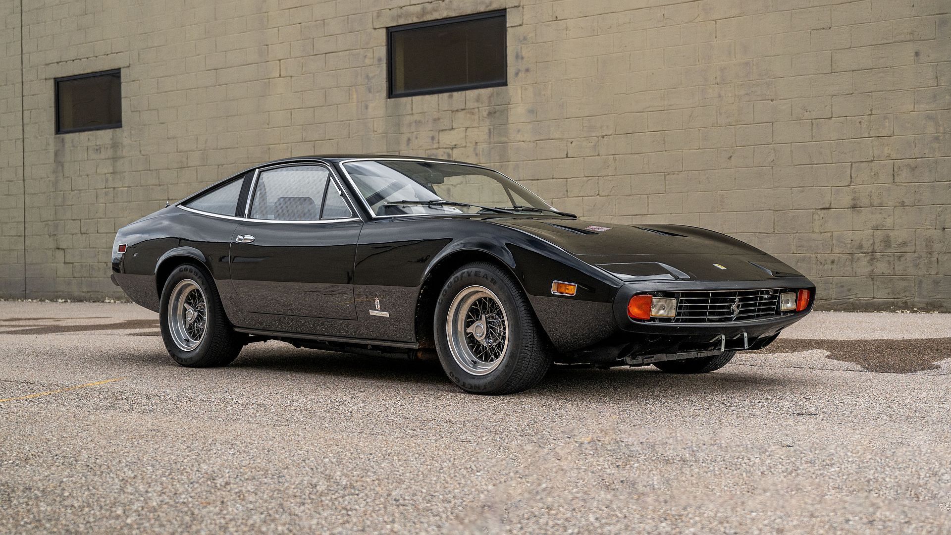 Ferrari 365 GTC/4 by Pininfarina