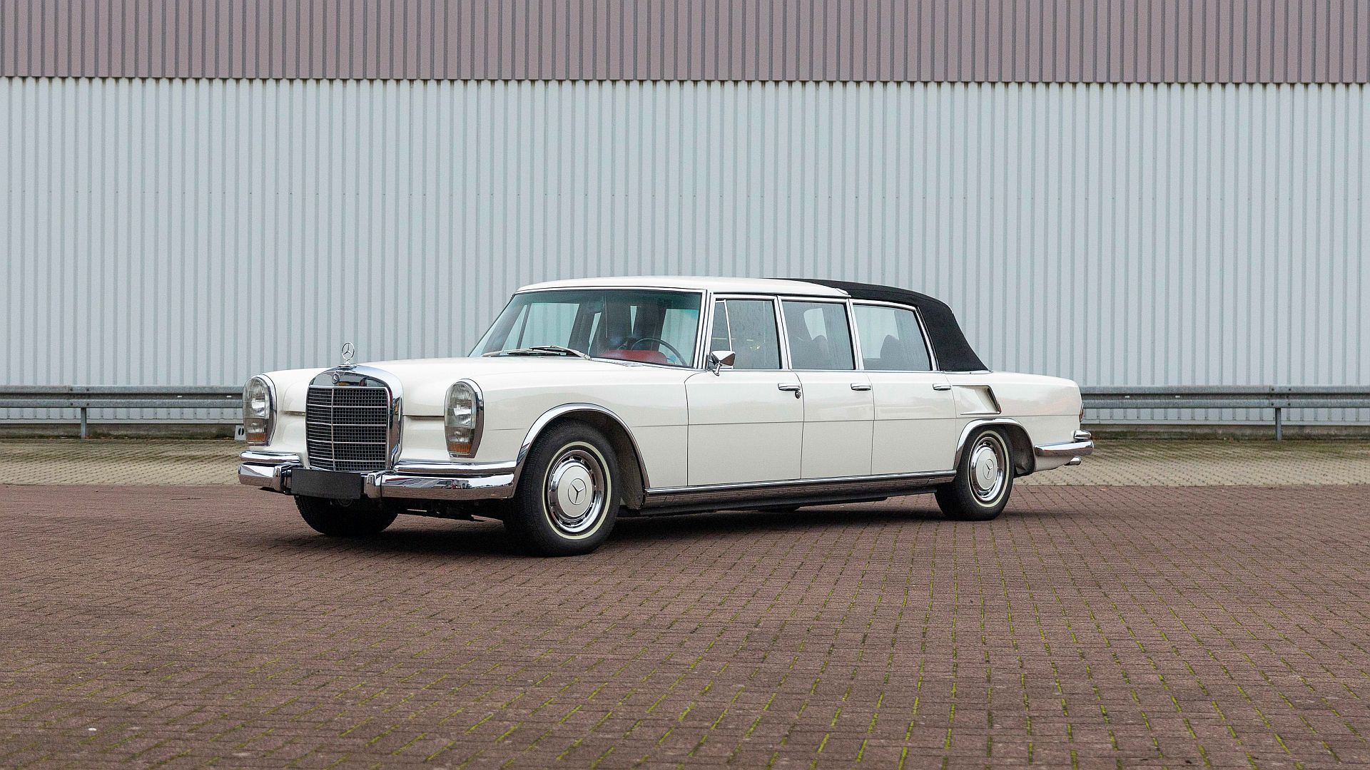 Mercedes-Benz 600 Six-Door Pullman Landaulet