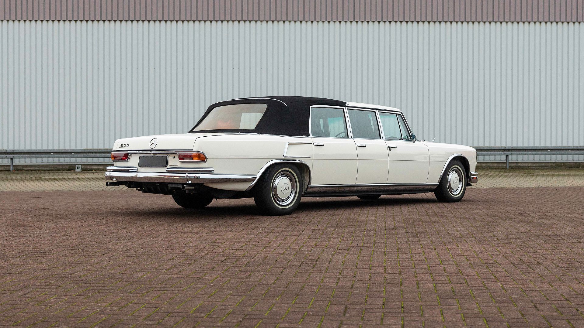 Mercedes-Benz 600 Six-Door Pullman Landaulet