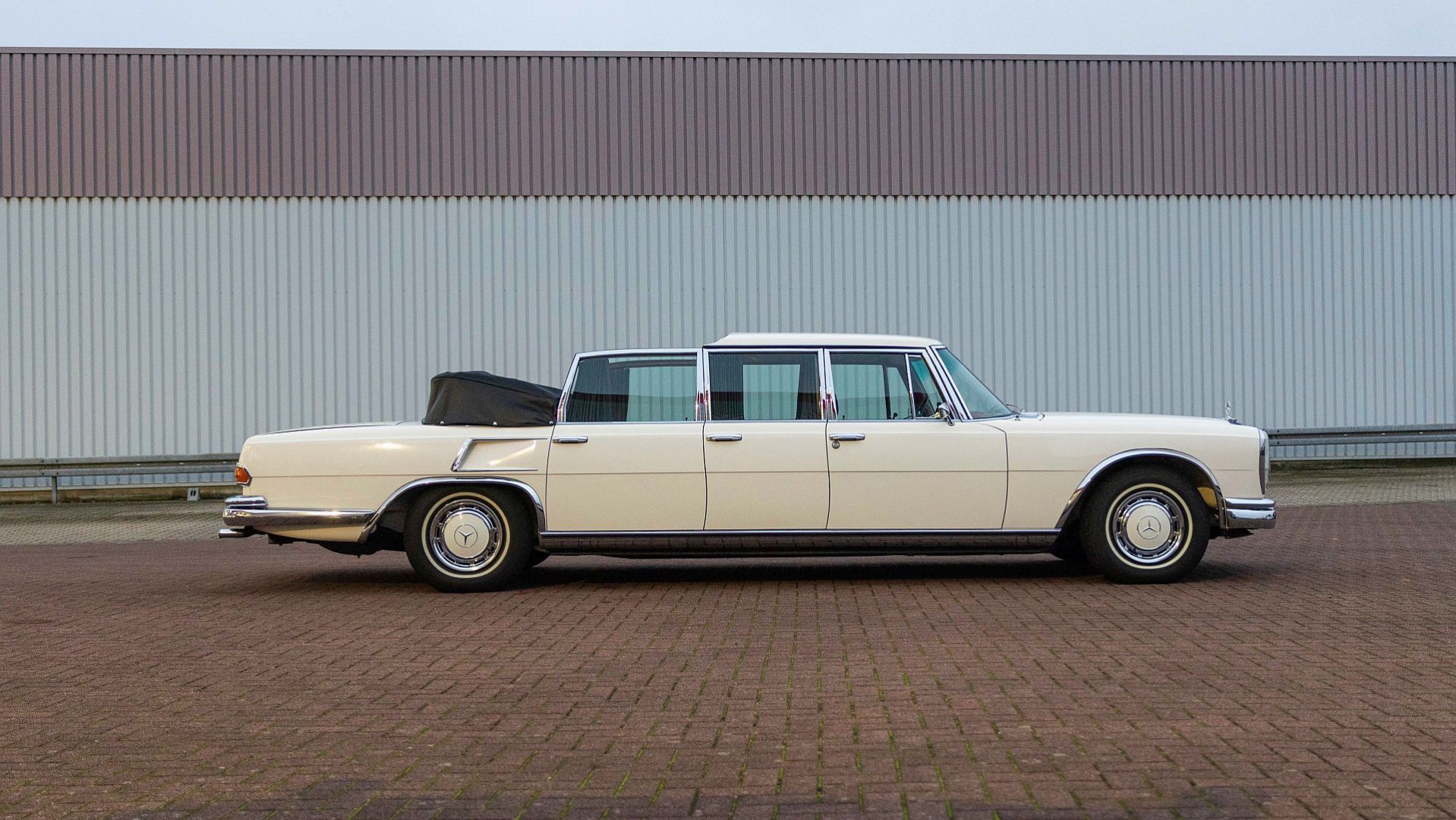 Mercedes-Benz 600 Six-Door Pullman Landaulet