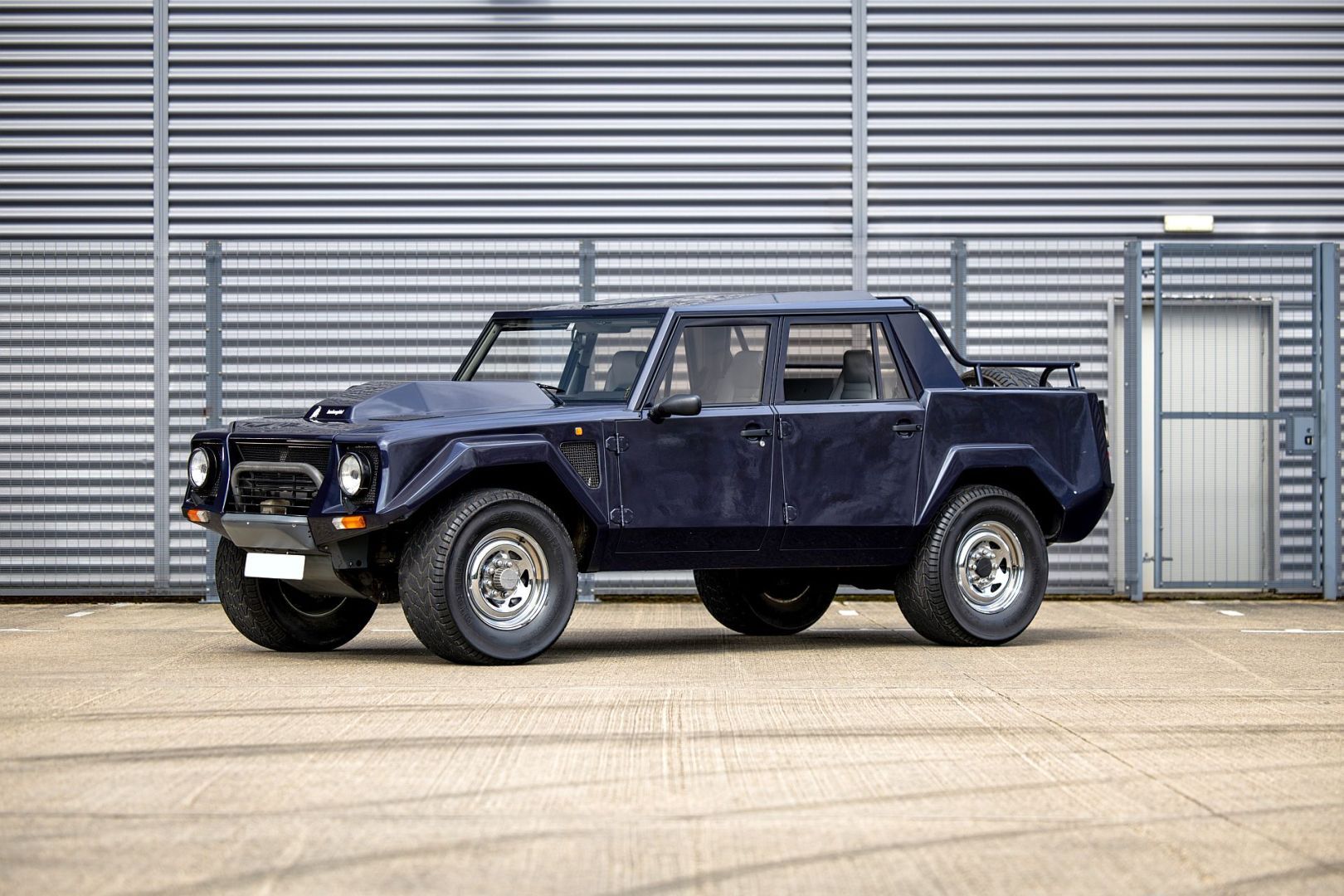 Lamborghini LM002