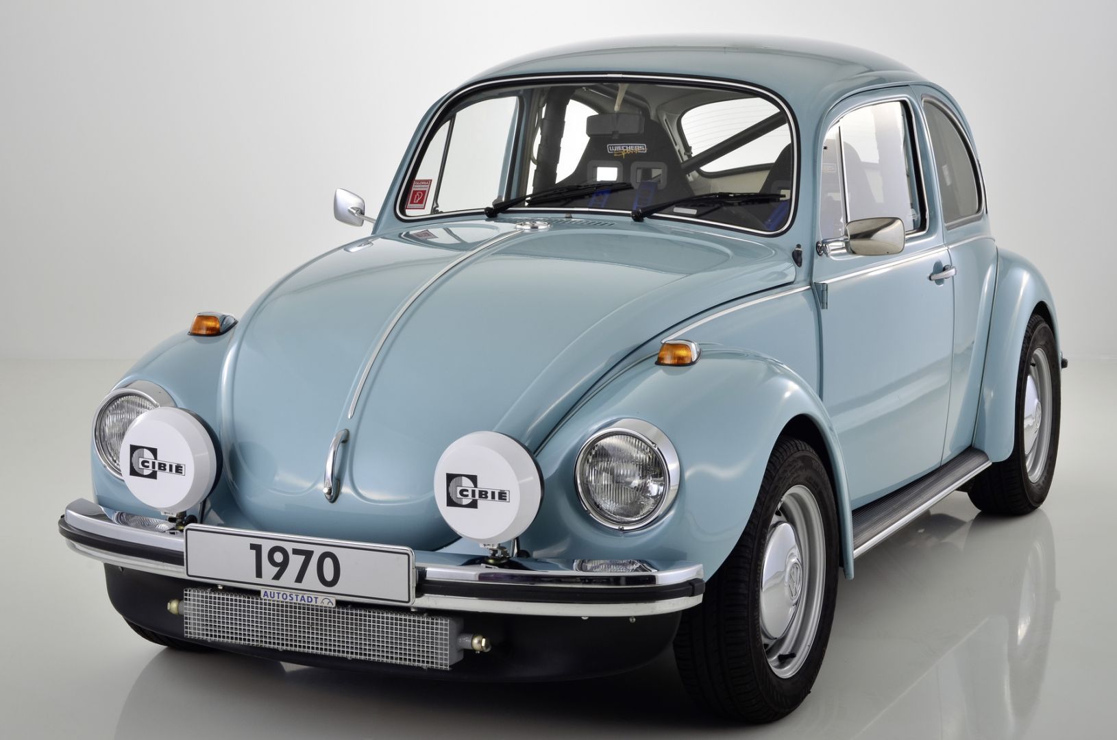 Volkswagen Classic i Autostadt świętują 50-lecie Golfa i Scirocco, prezentując legendarne auta podczas Edelweiß-Bergpreis Rossfeld w Alpach