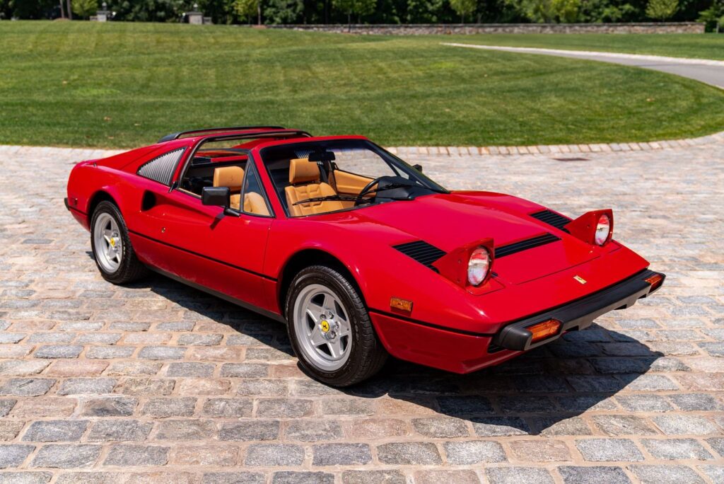 Ferrari 308 GTS QV – klasyk motoryzacji z historią i charyzmą