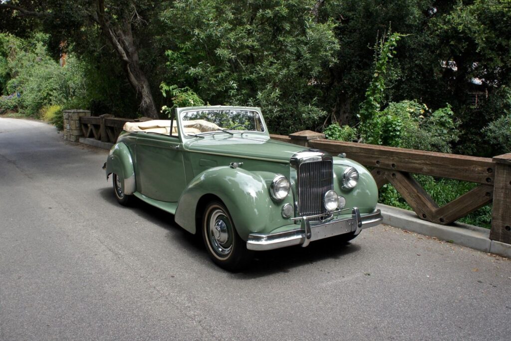 Alvis TA21 Drophead Coupe – ikona brytyjskiej elegancji